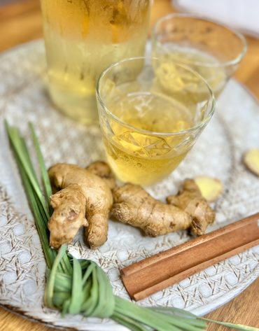 Infusion glacée citronnelle, gingembre et cannelle